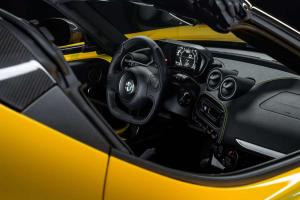 2015 Alfa Romeo 4C Spider US)