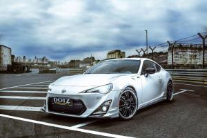 2014 Toyota GT 86 by Dotz Shift