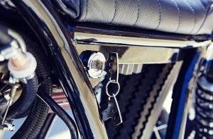 1988 Yamaha SR400 by Salty Speed Co