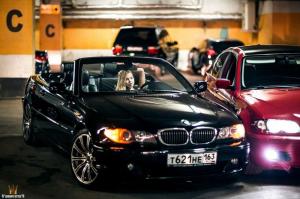 Любительницы автомобилей BMW