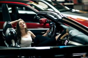 Любительницы автомобилей BMW