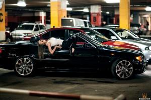 Любительницы автомобилей BMW