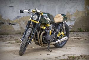 Black Cloud Yamaha XJ650 – кафе рейсер в стиле Ford Mustang