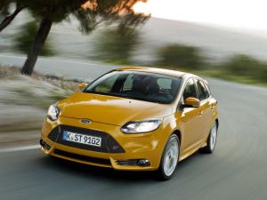 2015 Ford Focus ST by Graham Goode Racing