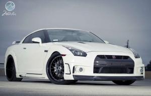 2014 Nissan GT-R by Wald on Modulare Wheels