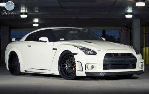 2014 Nissan GT-R by Wald on Modulare Wheels