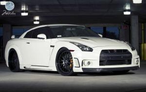 2014 Nissan GT-R by Wald on Modulare Wheels