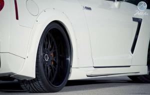 2014 Nissan GT-R by Wald on Modulare Wheels