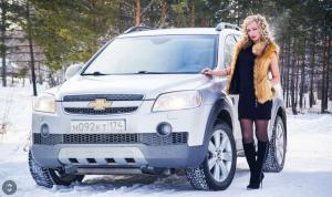 Обворожительная блондинка и ее Chevrolet Captiva