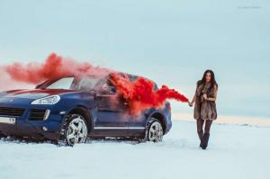 Зажигательная девушки и Porsche