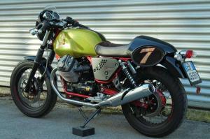 2015 Moto Guzzi V7 Racer Verde Legnano