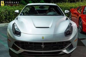 Встреча владельцев Ferrari в Калифорнии