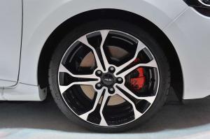 2015 Renault Clio R.S. 220 Trophy