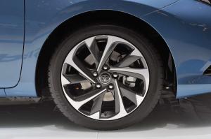 2015 Toyota Auris Hybrid