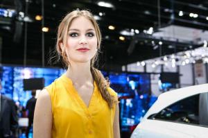 Девушки автосалона в Женеве