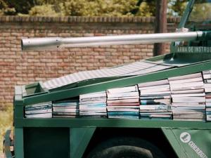 Книжный танк Рауля Лемесоффа