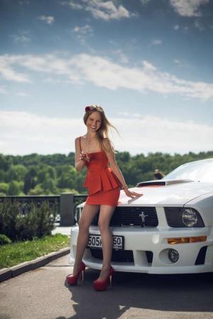Ford Mustang Roush & Girl