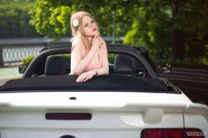 Ford Mustang Roush & Girl