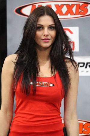 Девушки паддока Maxxis