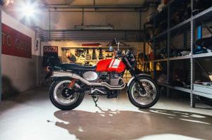 2015 Moto Guzzi V7 II South Garage