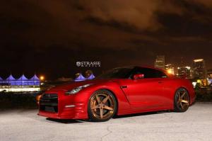 2015 Nissan GT-R on Strasse Wheels