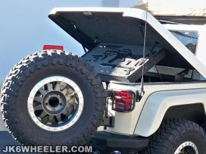 2015 Jeep Wrangler 6x6 by Tyrant Motorwork