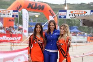 Девушки паддока Maxxis