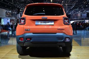 2014 Jeep Renegade Trailhawk Live From Geneva 2014