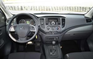 2014 Mitsubishi L200