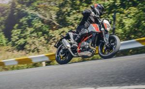 2015 KTM 690R Duke
