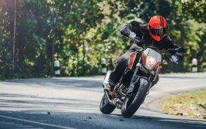 2015 KTM 690R Duke