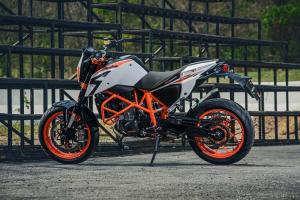 2015 KTM 690R Duke