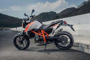 2015 KTM 690R Duke