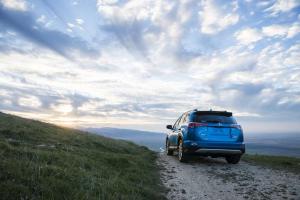 2015 Toyota RAV4 Hybrid US)