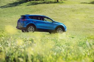2015 Toyota RAV4 Hybrid US)