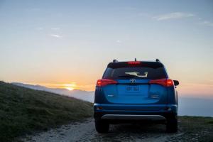 2015 Toyota RAV4 Hybrid US)