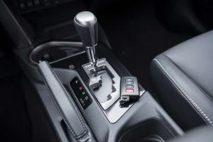 2015 Toyota RAV4 Hybrid US)