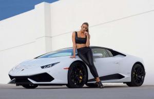 Что же ей делать с этой Lamborghini