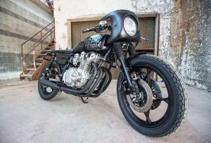 1984 Suzuki GS500 by Dagger Cycles
