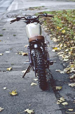 2015 Yamaha SR400 by Auto Fabrica