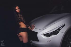 Как же они любят автомобили Infiniti