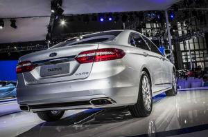 2015 Ford Taurus