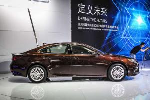 2015 Lexus ES200