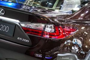 2015 Lexus ES200