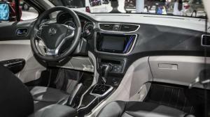 2015 Dongfeng Fengshen L60