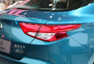 2015 Nissan Lannia