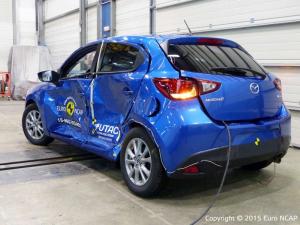 Краш-тест Mazda2 2015 года