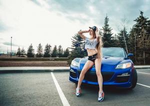 Красотки и яркие автомобили