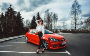 Красотки и яркие автомобили
