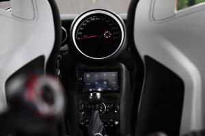 2015 Mini Clubman S by Mac Audio System